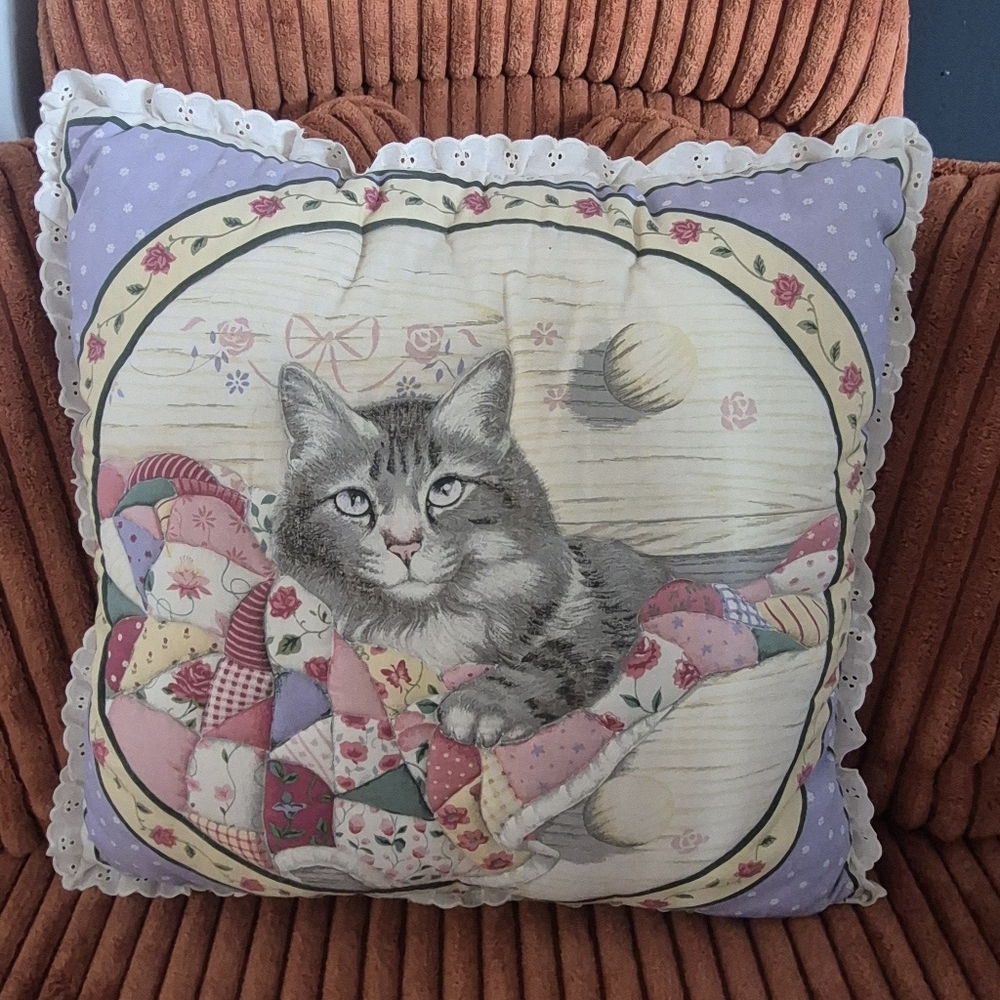 Vintage Hand Crafted Tabby Cat Quilted Toss Cushion Pillow - Picture 5 of 7